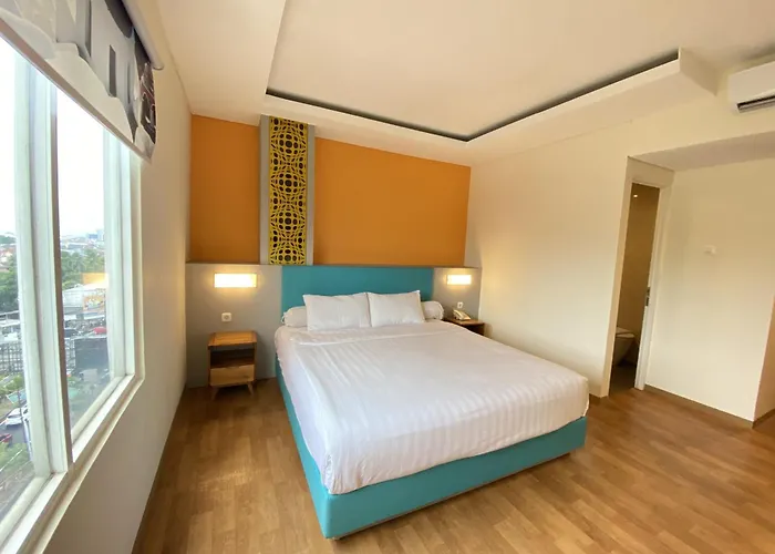 Front One Budget By AzanaHotel Malang